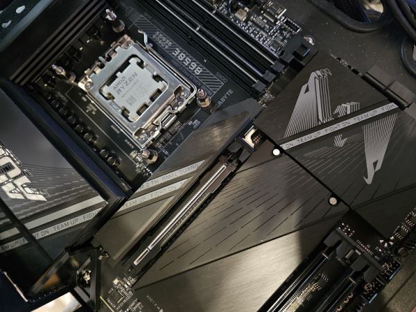 Обзор материнской платы Gigabyte B650E Aorus Pro X USB4 на чипсете AMD B650E