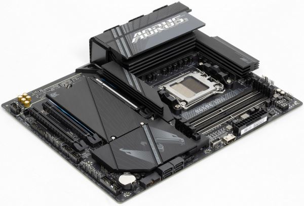 Обзор материнской платы Gigabyte B650E Aorus Pro X USB4 на чипсете AMD B650E